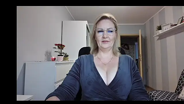 DianaLive online show from 12-16-25, 07:23