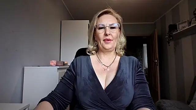 DianaLive online show from 04-07-26, 06:26