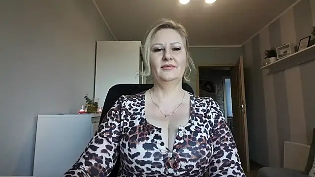 DianaLive online show from 03-04-26, 07:16