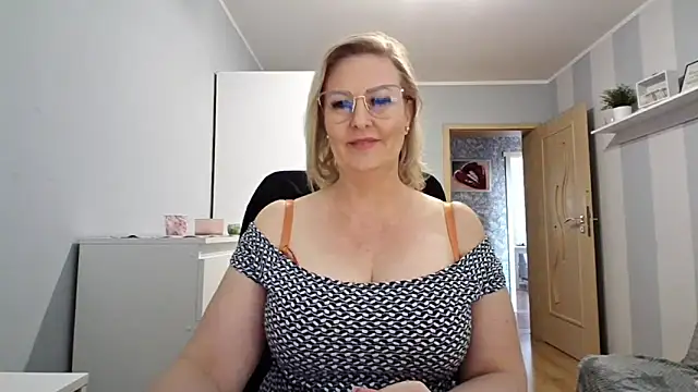 DianaLive online show from 03-28-26, 11:44