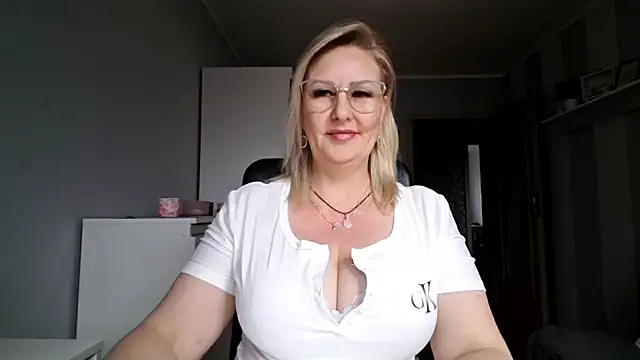 DianaLive online show from 04-13-26, 09:46