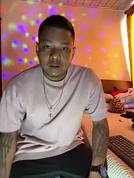 Saipuer31 online show from 12-21-25, 04:08