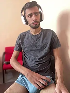 Snapshot of iendriw chatting on 03-13-25, 12:02 iendriw online show from 03-13-25, 12:02