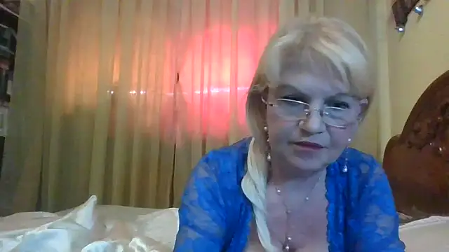 Snapshot of Heidi-Helga chatting on 03-17-25, 09:24 Heidi-Helga online show from 03-17-25, 09:24