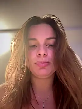 gynna kimera online show from 10-31-25, 03:14