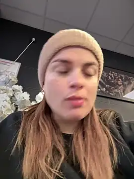 gynna kimera online show from 12-23-25, 10:03