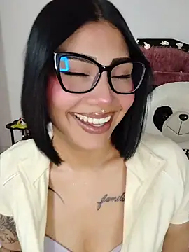 Snapshot of Kylie_brazt chatting on 06-03-26, 04:02 Kylie brazt online show from 06-03-26, 04:02