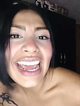 Snapshot of Kylie_brazt chatting on 05-01-26, 02:38 Kylie brazt online show from 05-01-26, 02:38