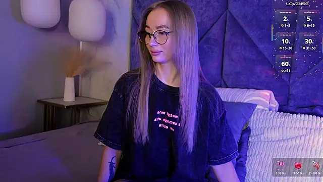 VictoriaLights online show from 02-13-26, 06:13