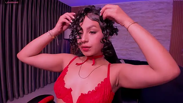 hannah thomson  online show from 10-01-25, 03:22