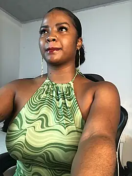 Snapshot of ValerieBlakee chatting on 06-01-26, 10:09 ValerieBlakee online show from 06-01-26, 10:09