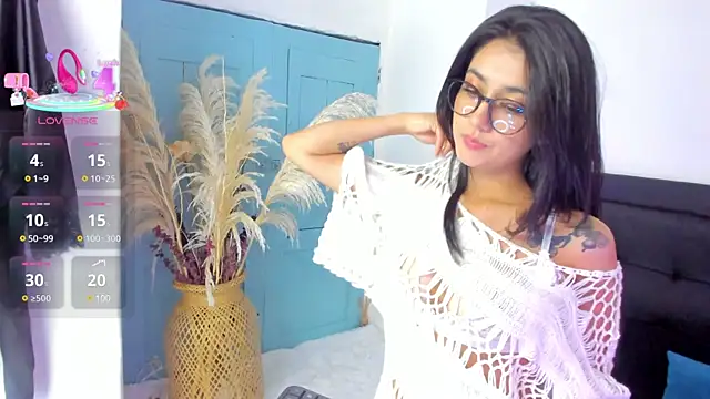 Snapshot of Madyson18 chatting on 03-18-25, 02:51 Madyson18 online show from 03-18-25, 02:51