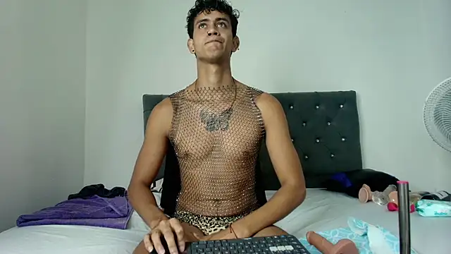 Snapshot of Maximiliano__Fire chatting on 02-07-26, 07:11 Maximiliano Fire online show from 02-07-26, 07:11