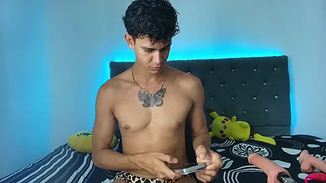 Snapshot of Maximiliano__Fire chatting on 10-03-25, 07:15 Maximiliano Fire online show from 10-03-25, 07:15