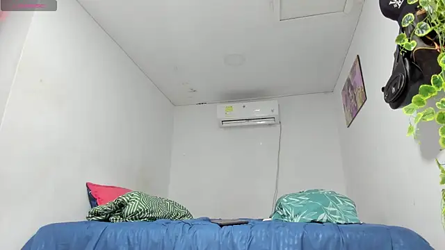 flor herrera01 online show from 11-07-25, 08:02