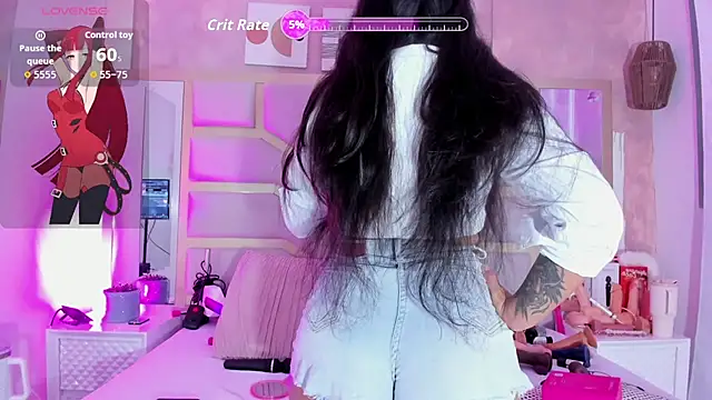 Snapshot of Emily_Black1 chatting on 10-17-25, 10:33 Emily Black1 online show from 10-17-25, 10:33