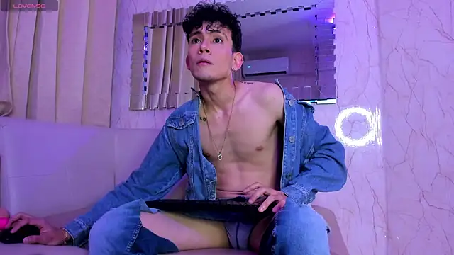 ValentinoMoreti online show from 03-13-25, 05:00