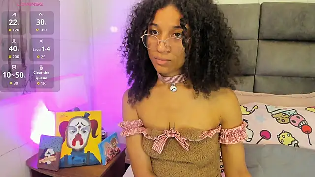 Layla Clarke online show from 10-11-25, 04:02