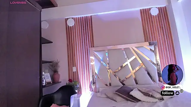 sweetviolet   online show from 04-15-26, 12:32