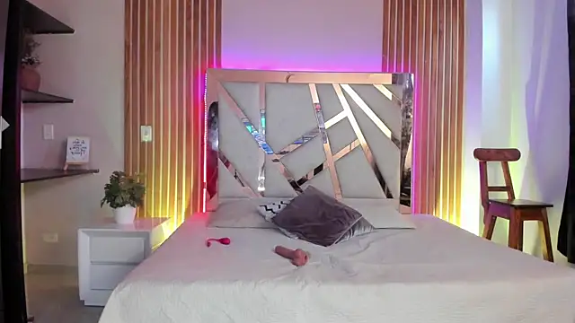 sweetviolet   online show from 09-10-25, 12:37