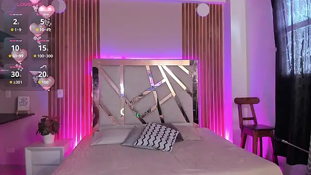 sweetviolet   online show from 09-24-25, 12:33