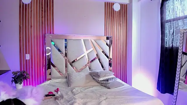 sweetviolet   online show from 03-20-25, 03:47