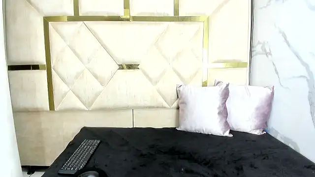 Snapshot of Kendall_6669 chatting on 01-16-26, 01:15 Kendall 6669 online show from 01-16-26, 01:15