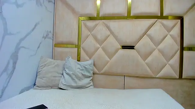 Kendall 6669 online show from 11-29-25, 01:11