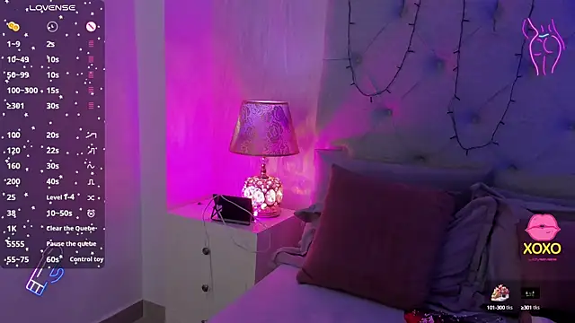 Snapshot of goth_tasha chatting on 10-11-25, 08:10 goth tasha online show from 10-11-25, 08:10