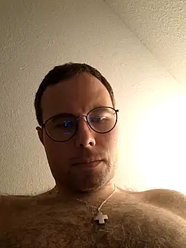 Snapshot of Simonudist chatting on 02-04-26, 10:27 Simonudist online show from 02-04-26, 10:27