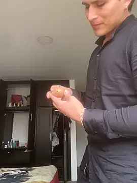 MaxxxSteil online show from 11-01-25, 04:23