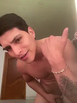 MaxxxSteil online show from 10-31-25, 03:08