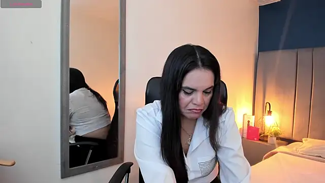 laura hotties online show from 04-14-26, 02:22