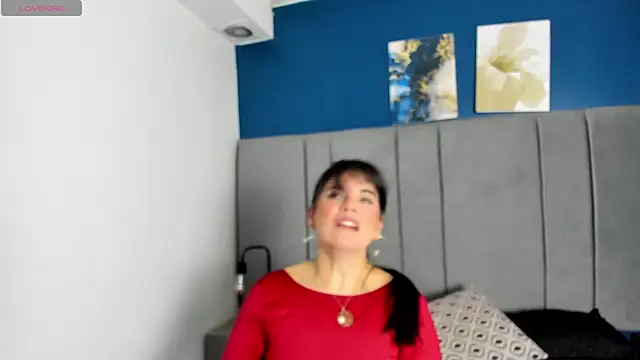 laura hotties online show from 12-18-25, 01:26