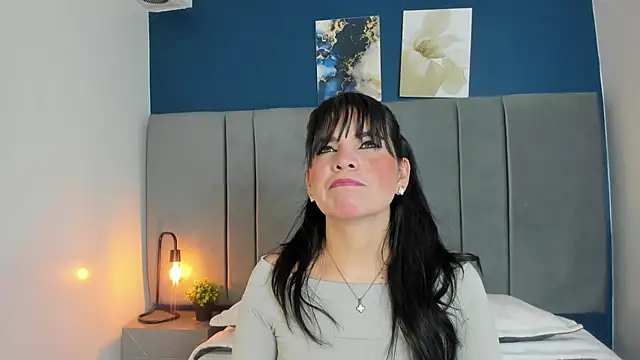 laura hotties online show from 10-24-25, 01:10