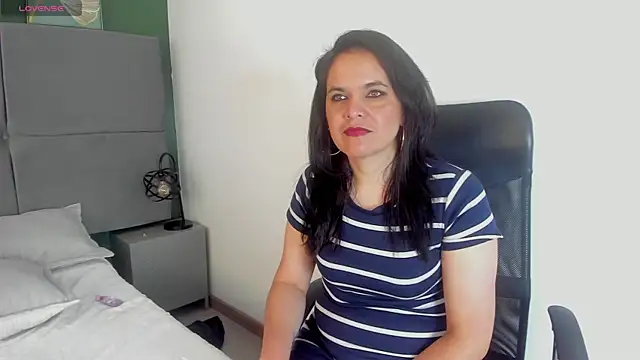 laura hotties online show from 03-05-25, 04:02
