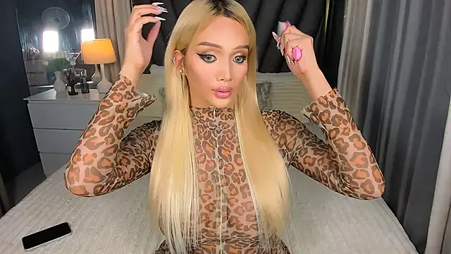 KylieSonique online show from 01-13-26, 05:33