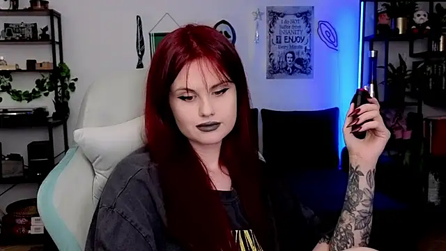 Snapshot of Della_Ideal chatting on 06-17-26, 05:12 Della Ideal online show from 06-17-26, 05:12