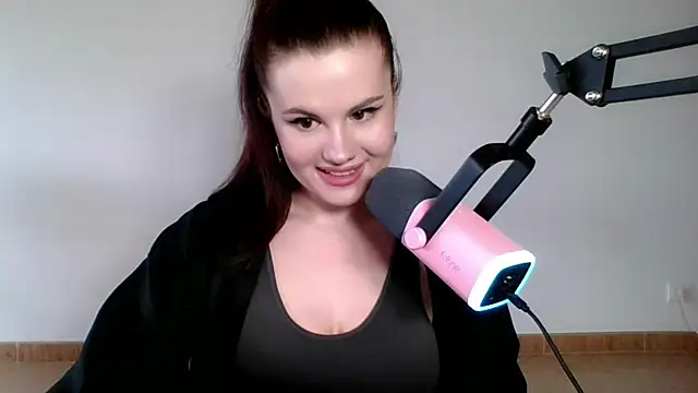 Snapshot of Della_Ideal chatting on 03-19-25, 09:06 Della Ideal online show from 03-19-25, 09:06