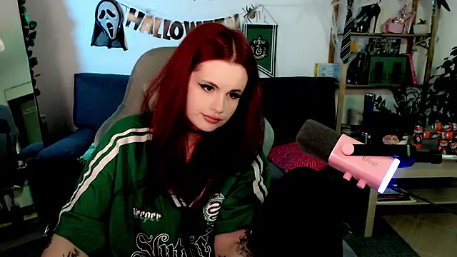 Della Ideal online show from 10-29-25, 05:34