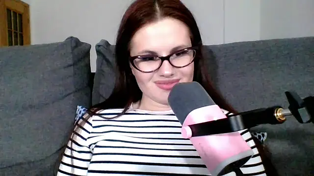 Snapshot of Della_Ideal chatting on 03-16-25, 07:27 Della Ideal online show from 03-16-25, 07:27