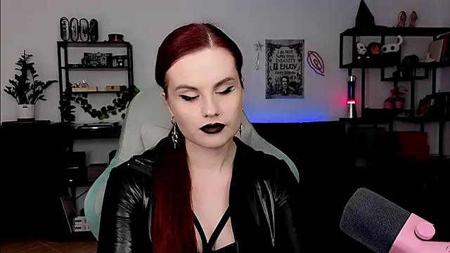 Della Ideal online show from 03-24-26, 07:25