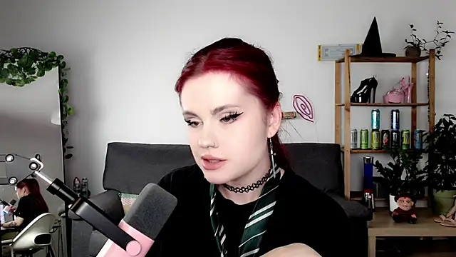 Della Ideal online show from 09-21-25, 06:46