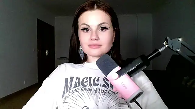 Della Ideal online show from 03-17-25, 09:24