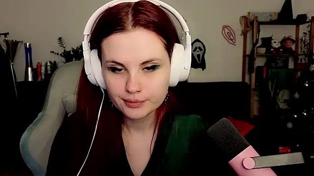 Snapshot of Della_Ideal chatting on 01-10-26, 02:01 Della Ideal online show from 01-10-26, 02:01