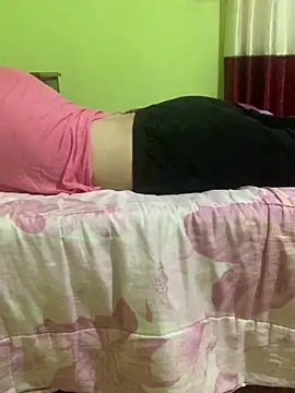Femboylili online show from 09-19-25, 03:27