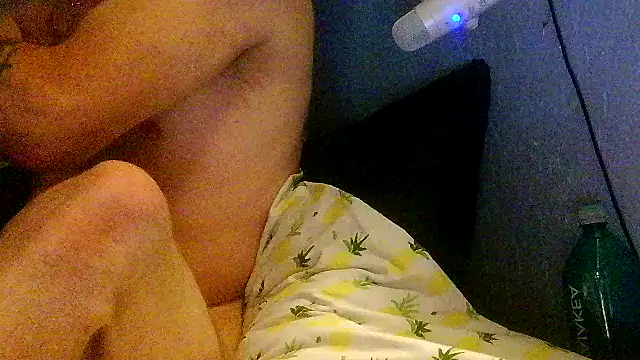 Snapshot of PornStro921 chatting on 05-18-26, 08:35 PornStro921 online show from 05-18-26, 08:35
