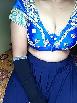 Snapshot of geetha_telugu_kan277 chatting on 09-12-25, 05:24 geetha telugu kan277 online show from 09-12-25, 05:24