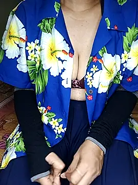 Snapshot of geetha_telugu_kan277 chatting on 09-10-25, 12:59 geetha telugu kan277 online show from 09-10-25, 12:59