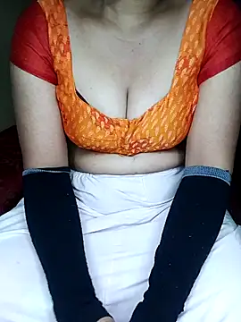 Snapshot of geetha_telugu_kan277 chatting on 09-18-25, 07:22 geetha telugu kan277 online show from 09-18-25, 07:22